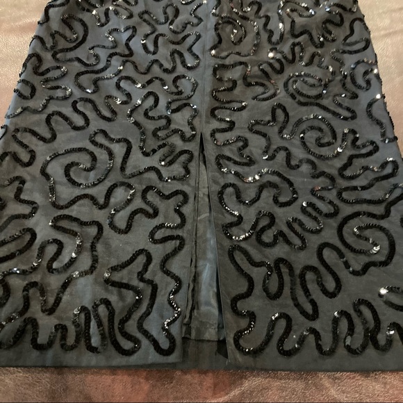 Sparkly Black Squiggly Abstract Sequin Pencil Skirt - Picture 11 of 12